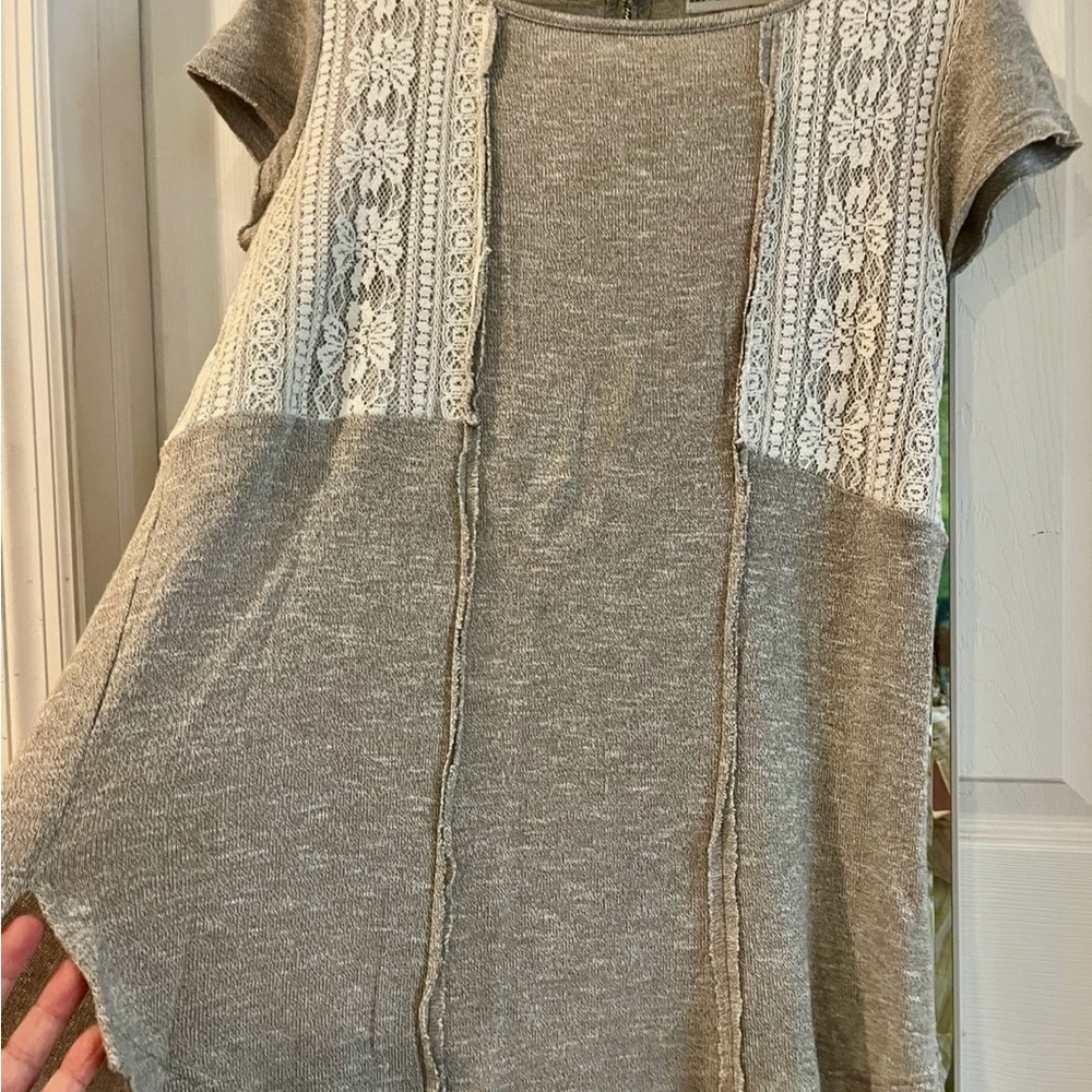 Knox Rose Lace Trim Gray Top